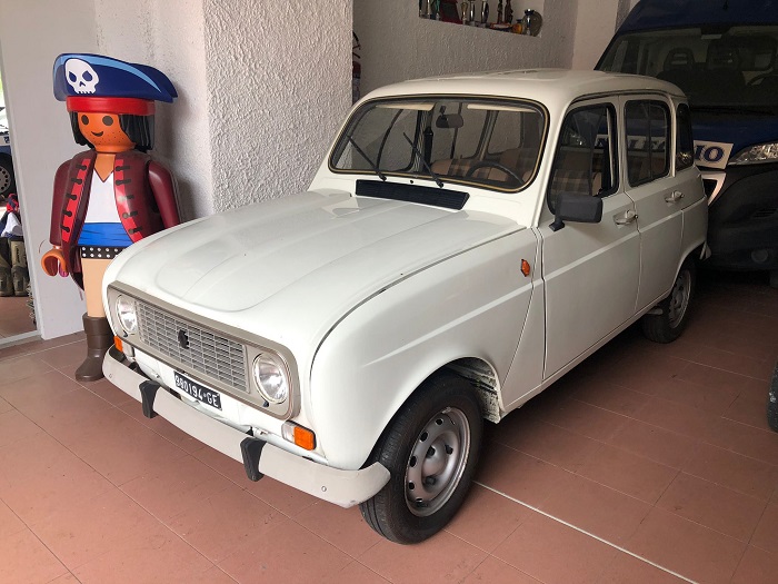 RENAULT 4