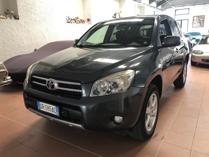 TOYOTA RAV 4