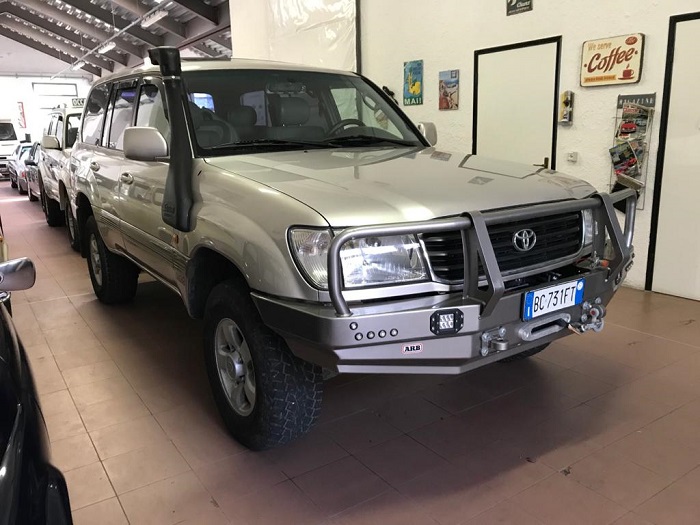 TOYOTA LAND CRUISER HDJ 100