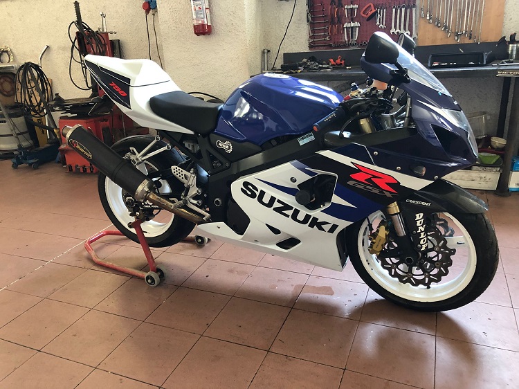 SUZUKI GSXR 750