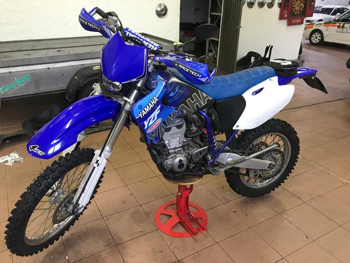 YAMAHA WR 400