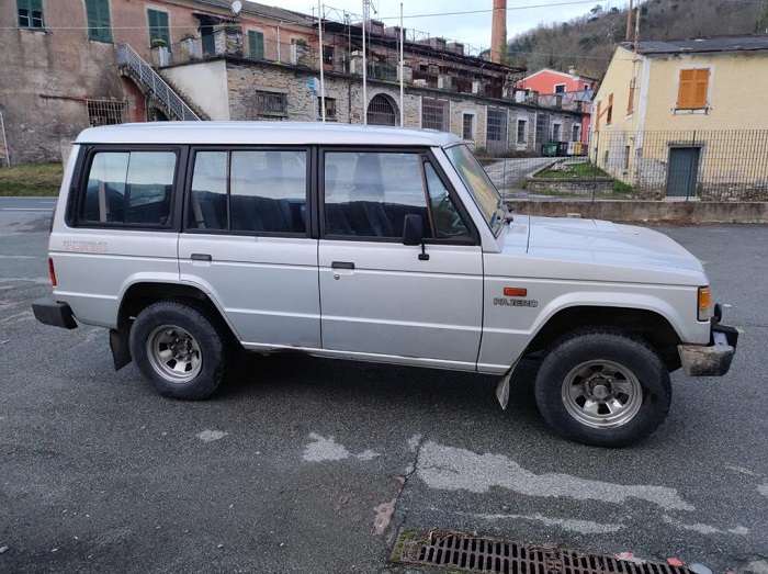 MITSUBISHI PAJERO